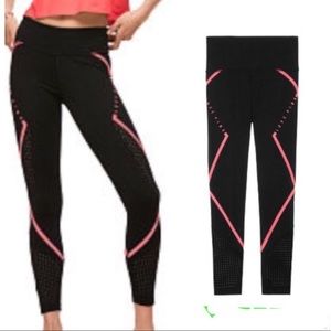 PINK Victoria’s Secret Ultimate laser cut leggings